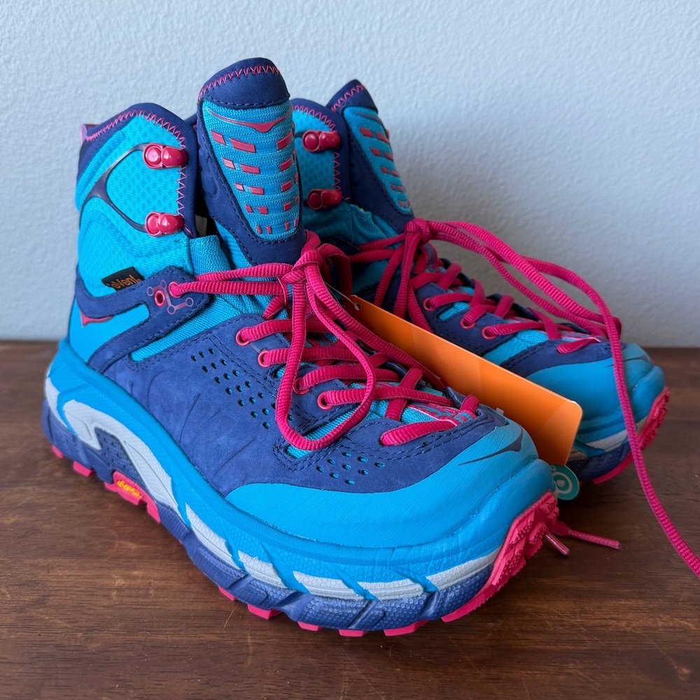 Hoka blue pink Tor Ultra Hi WP hiking boots Women’s sz
6.5 NWT